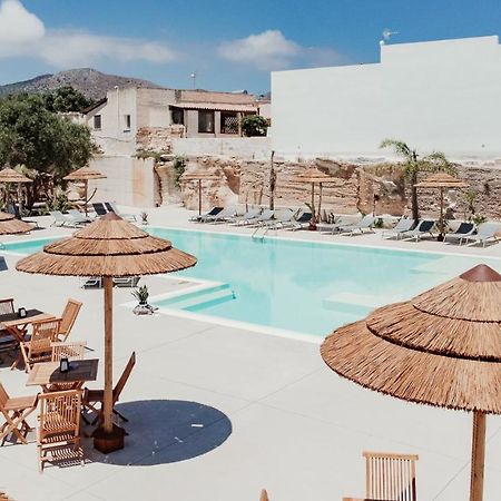 L'Oasi Villaggio Albergo Φαβινιάνα Εξωτερικό φωτογραφία